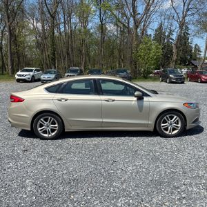 FORD FUSION SE - 10