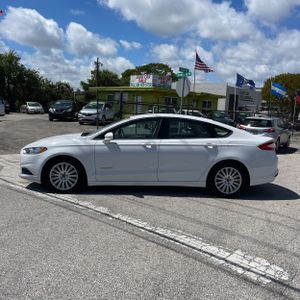 FORD FUSION HYBRID SE - 3