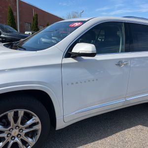 CHEVROLET TRAVERSE HIGH COUNTRY - 2