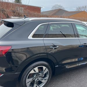 AUDI E-TRON QUATTRO PREMIUM PLUS - 9