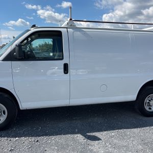 CHEVROLET EXPRESS 2500 - 4
