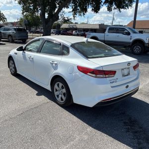 KIA OPTIMA LX - 5
