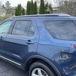 FORD EXPLORER XLT - 6