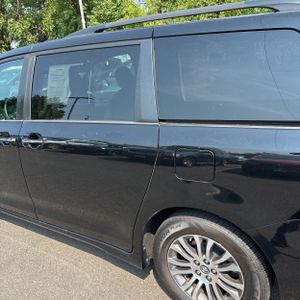 2020 Toyota SIENNA XLE 8-PASSENGER — фото 6