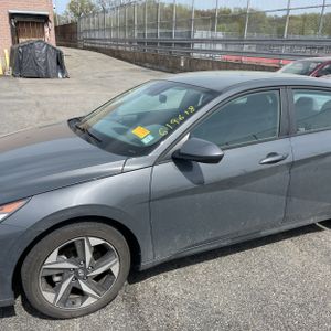 HYUNDAI ELANTRA SEL - 2