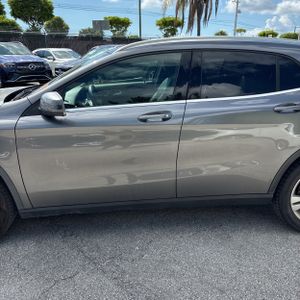 صورة 4 لـ 2018 Mercedes-BENZ GLA