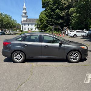 FORD FOCUS SE - 10