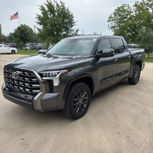 TOYOTA TUNDRA - 1