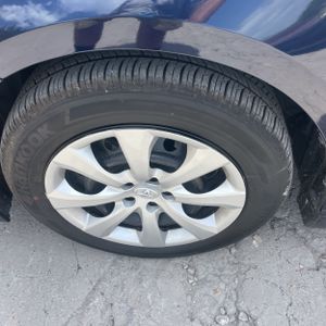 2026 Toyota COROLLA LE thumbnail 15