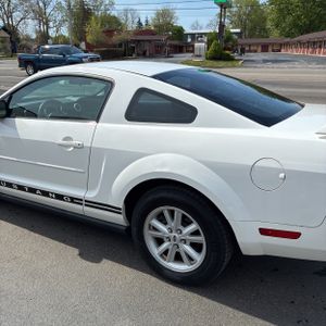 FORD MUSTANG BASE - 6