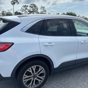 FORD ESCAPE SEL - 9