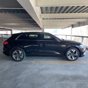 AUDI E-TRON PREMIUM QUATTRO - 10