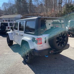 JEEP WRANGLER SAHARA 4X4 - 5