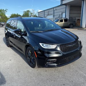 CHRYSLER PACIFICA LIMITED - 10