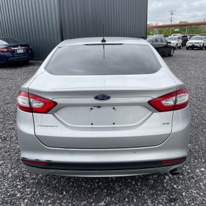 FORD FUSION SE - 7