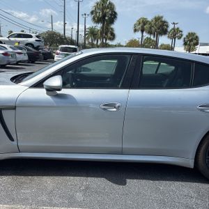 صورة 4 لـ 2016 Porsche PANAMERA 4