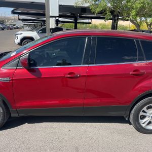 FORD ESCAPE SE - 4