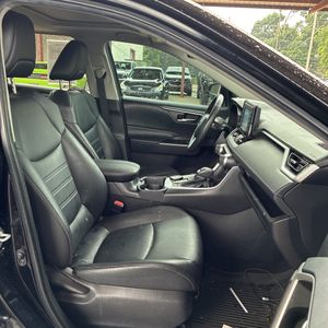 2021 Toyota RAV4 XLE PREMIUM thumbnail 33