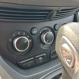 صورة مصغرة 65 لـ 2015 FORD ESCAPE SE