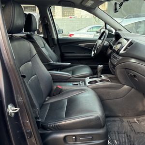 صورة مصغرة 30 لـ 2018 Honda PILOT EX-L