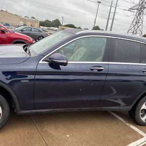 MERCEDES-BENZ GLC - 4