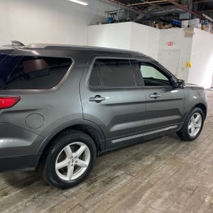 FORD EXPLORER XLT - 10