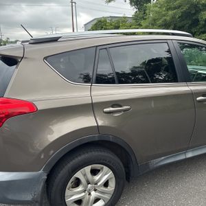 2015 Toyota RAV4 LE 照片 9