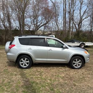 Toyota RAV4 Limited - 10