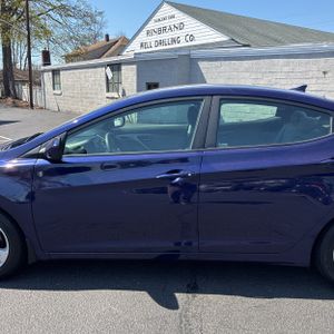 HYUNDAI ELANTRA GLS - 4