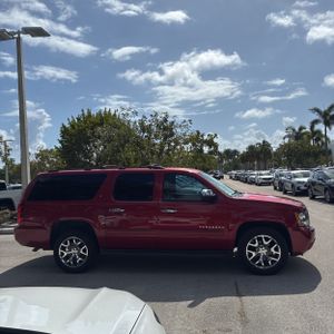 CHEVROLET SUBURBAN LT - 10
