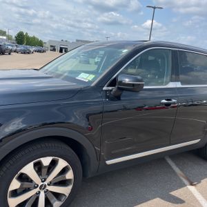 صورة 2 لـ 2022 KIA TELLURIDE S