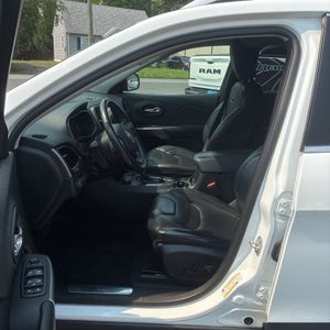 صورة مصغرة 32 لـ 2019 JEEP CHEROKEE LIMITED