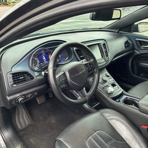 2015 Chrysler 200 S — миниатюра 37