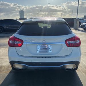 MERCEDES-BENZ GLA - 7