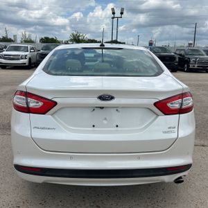 FORD FUSION SE - 7