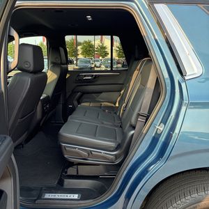صورة 34 لـ 2025 Chevrolet TAHOE LT