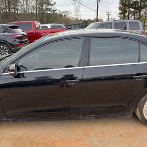 VOLKSWAGEN JETTA SE - 4