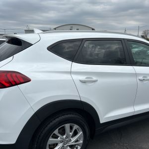 HYUNDAI TUCSON VALUE - 9