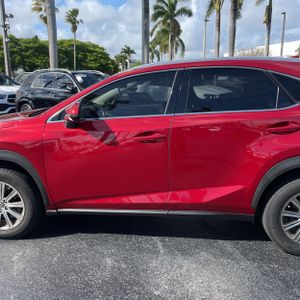 Lexus NX 300 Base - 4