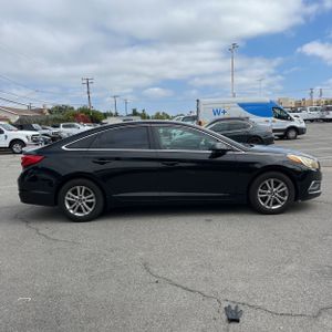 صورة 10 لـ 2017 Hyundai SONATA SE