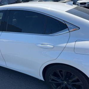 LEXUS ES 300H F SPORT HANDLING - 6