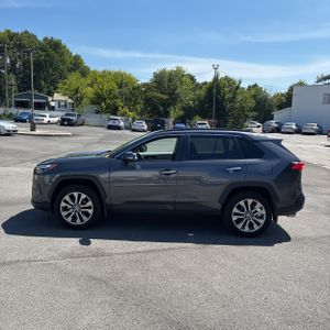 2023 Toyota RAV4 LIMITED — фото 3