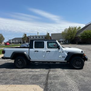 JEEP GLADIATOR - 10