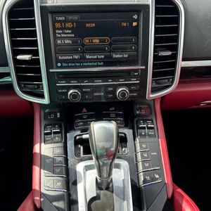 صورة 37 لـ 2016 Porsche CAYENNE BASE