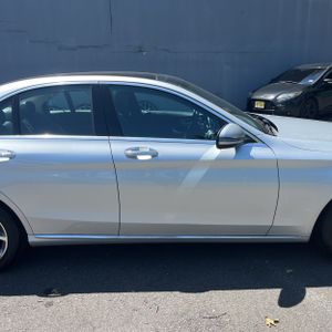 صورة مصغرة 11 لـ 2017 Mercedes-BENZ C 300