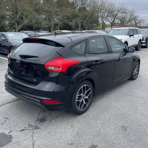 FORD FOCUS SE - 8