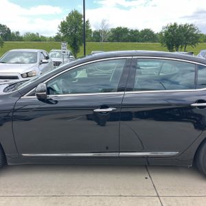 KIA CADENZA PREMIUM - 3