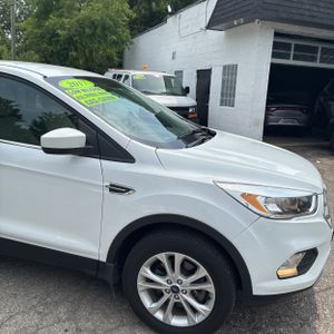 صورة مصغرة 13 لـ 2017 FORD ESCAPE SE