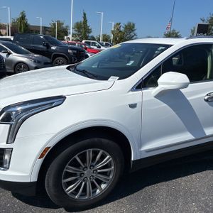 2019 Cadillac XT5 LUXURY — фото 2