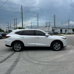 صورة 10 لـ 2024 Acura MDX BASE